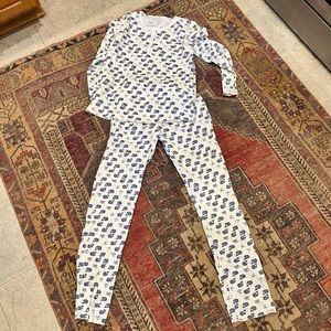 Roller Rabbit Moby pajamas Women’s Large. NWOT